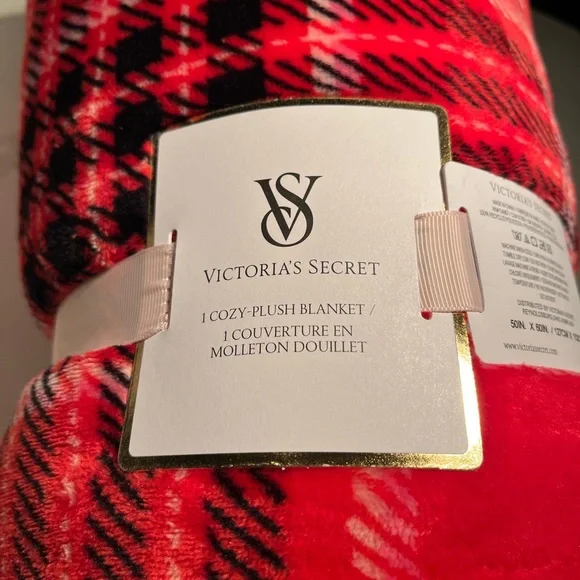 NWT Victoria’s Secret plush Red Plaid throw/Blanket. 50”x 60”. - Picture 3 of 7